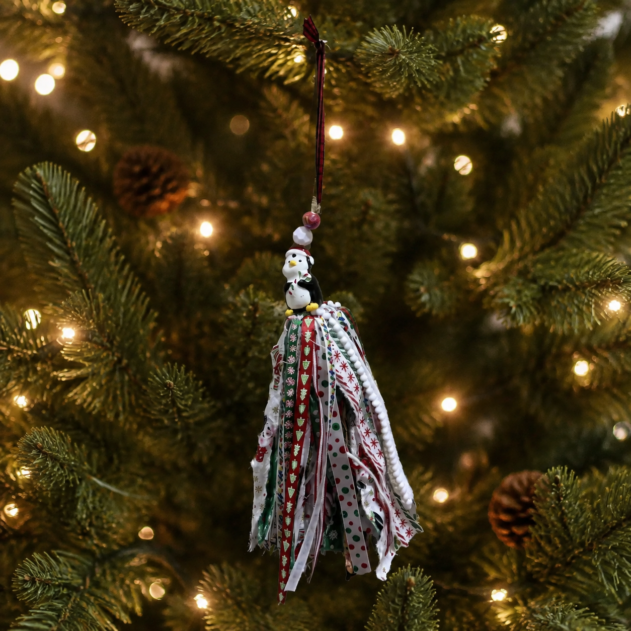 Snowy Christmas 10-penguin-pair 03-seasonal