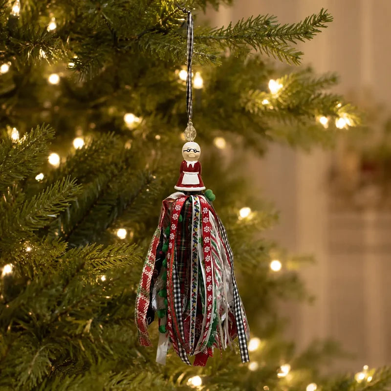 Mrs. Claus’s Christmas Cheer — Door Tassel