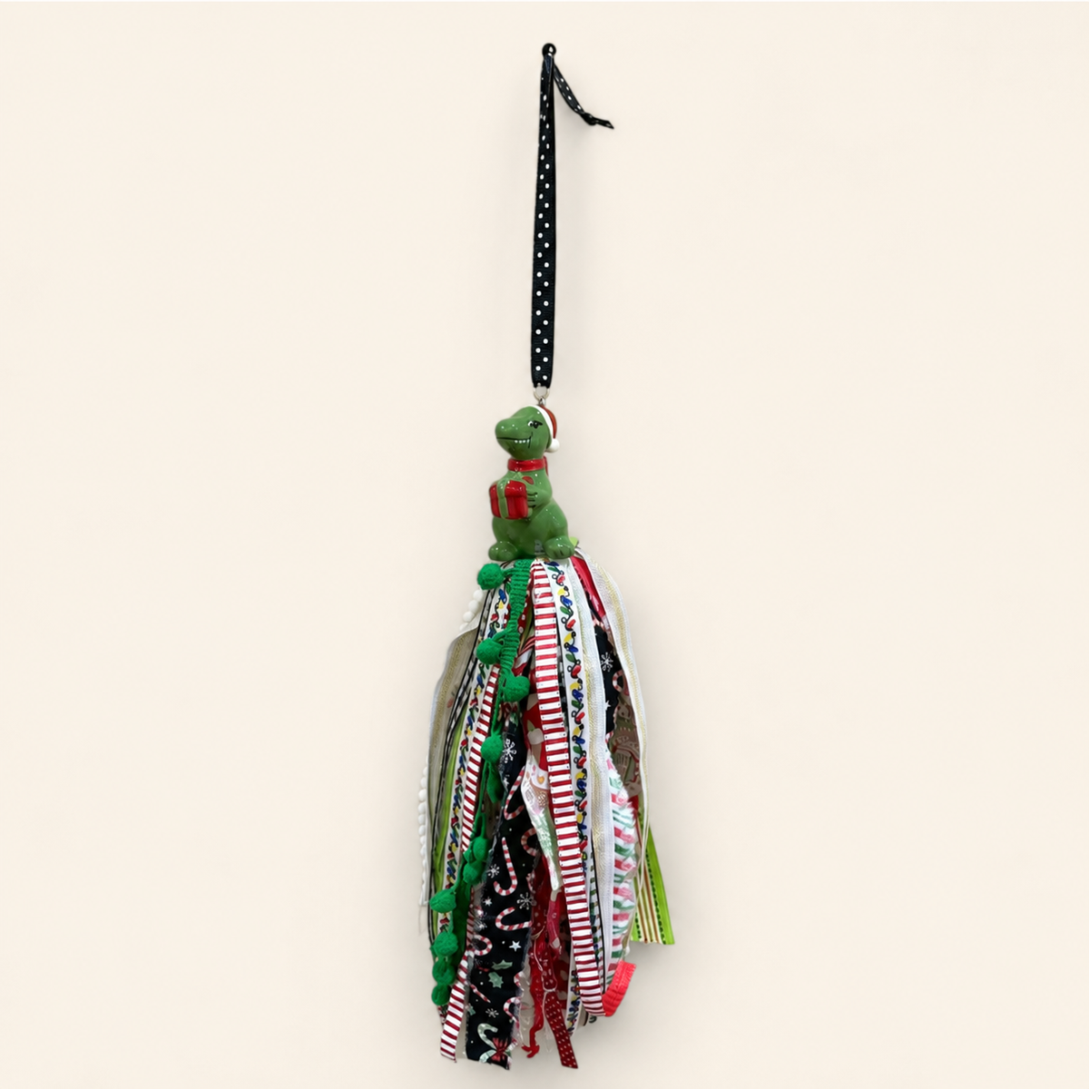 Prehistoric Christmas 04-grinch 01-primary