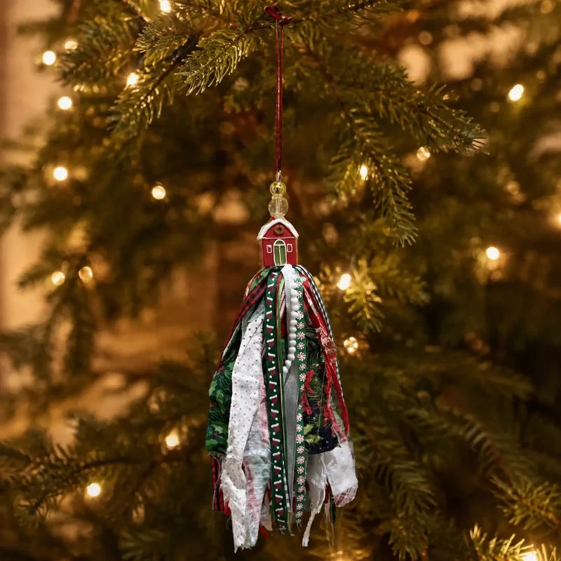Christmas on the Farm — Christmas Barn Door Tassel