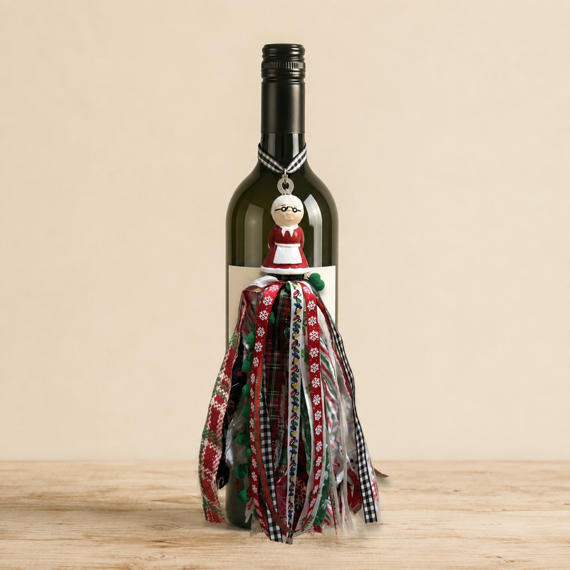 Mrs. Claus’s Christmas Cheer — Door Tassel
