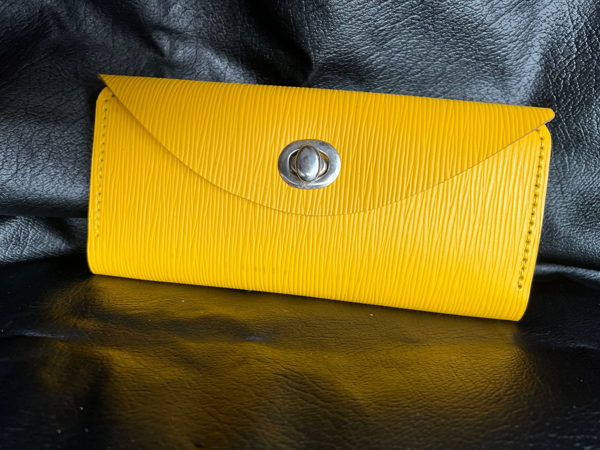 Women&#39;s Leather Envelope Wallet