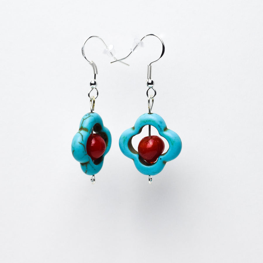 Turquoise Quatrefoil with Accent