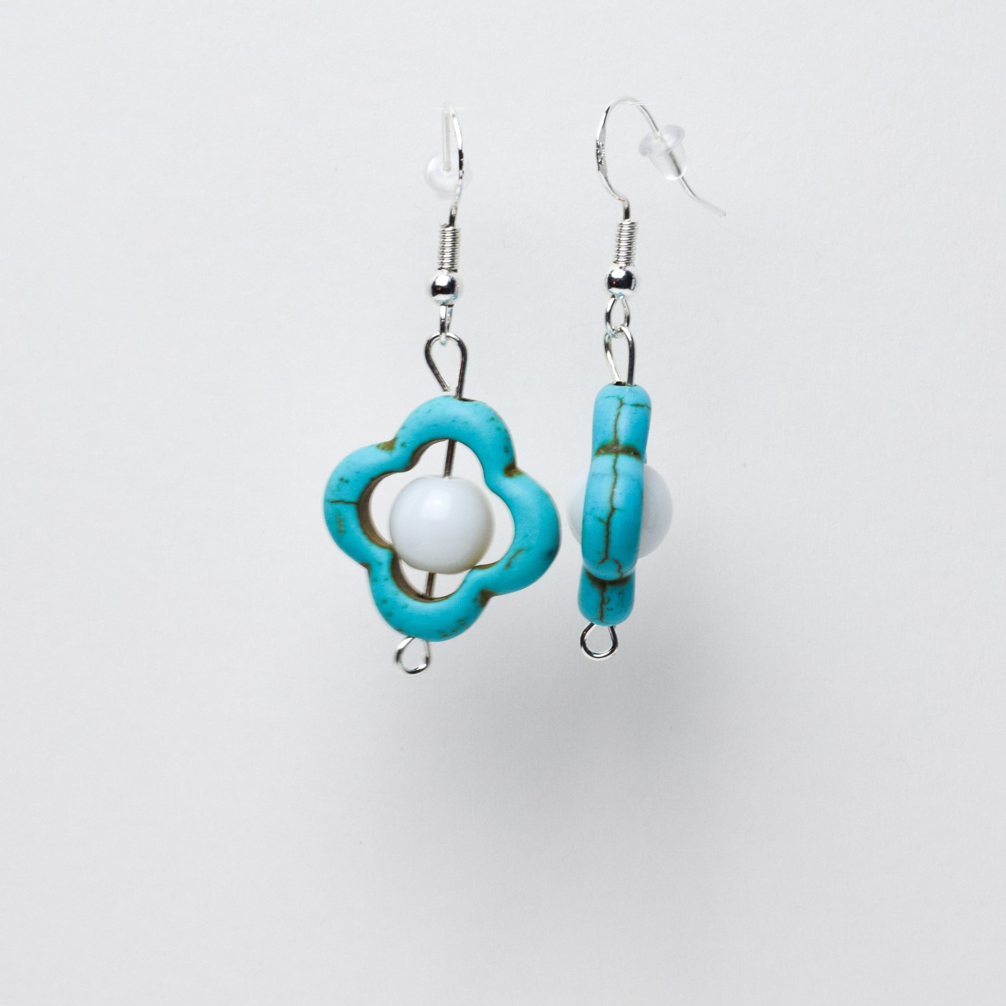 Turquoise Quatrefoil with Accent